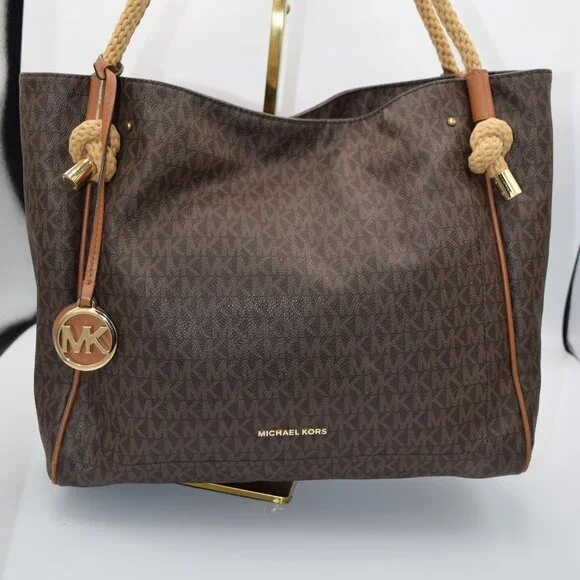 Michael Kors Isla Large Tote in Signature Brown - Picture 2 of 11